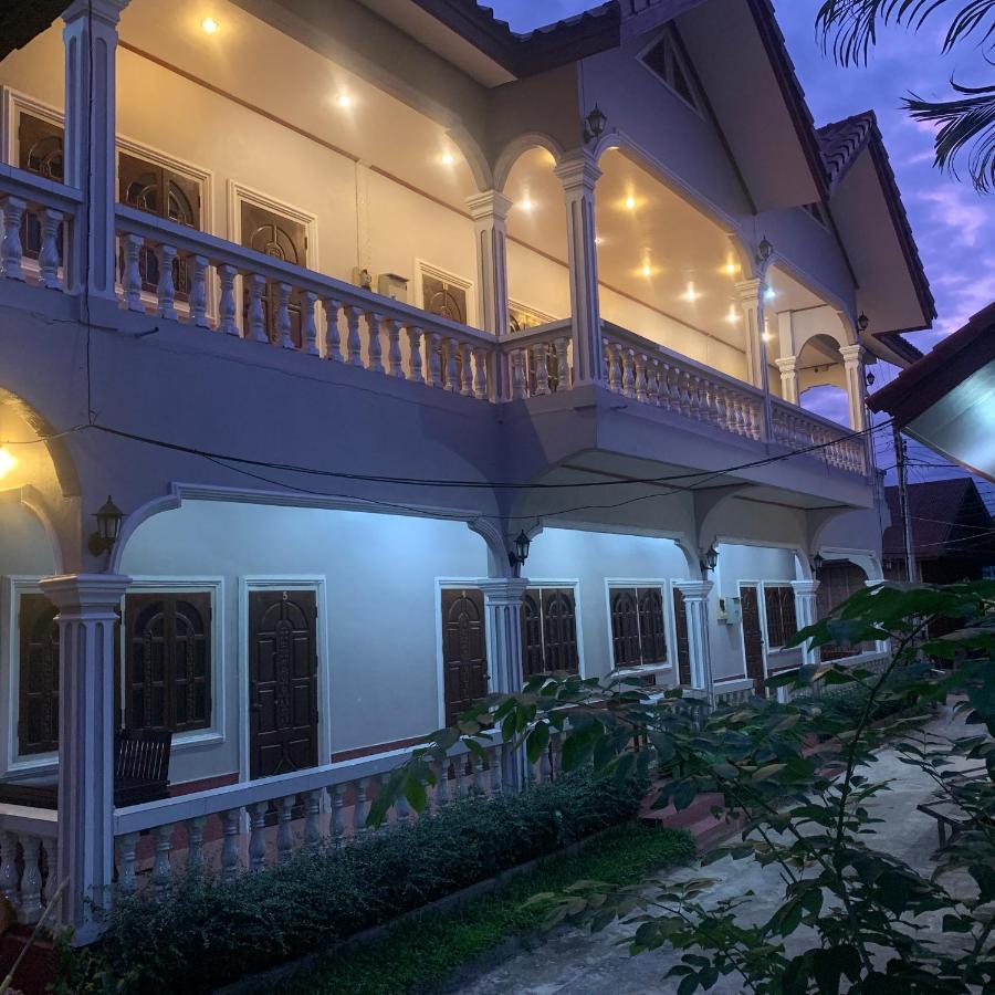 Dalom Guesthouse Ban Dondét Exteriér fotografie