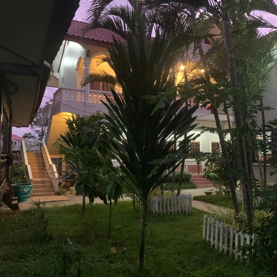 Dalom Guesthouse Ban Dondét Exteriér fotografie