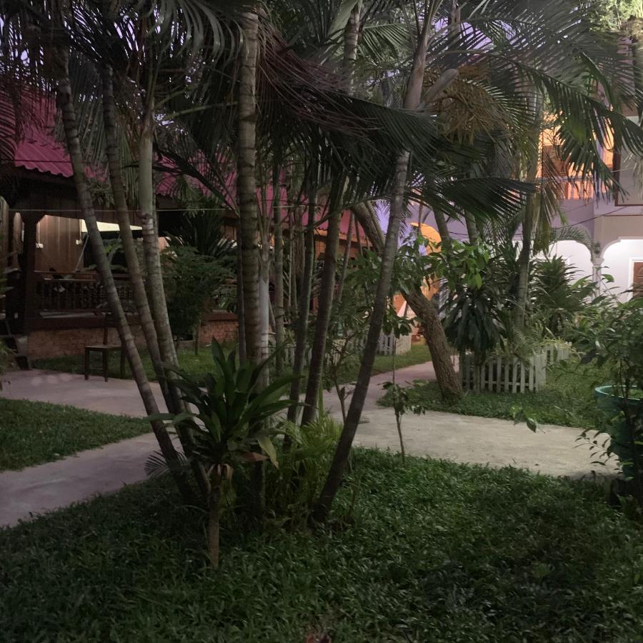 Dalom Guesthouse Ban Dondét Exteriér fotografie